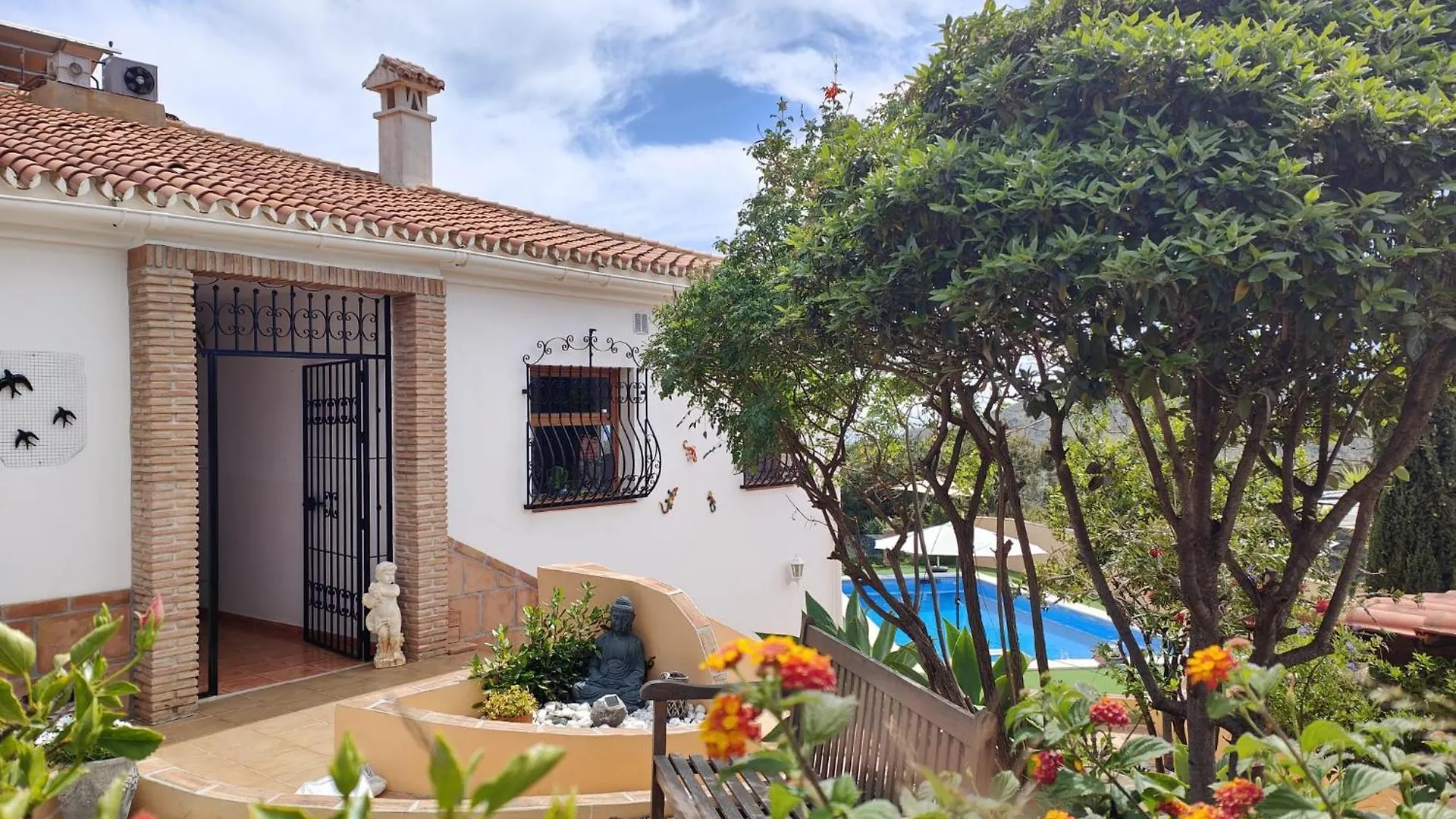 Finca Sol Y Cielo Cajís Bed & Breakfast